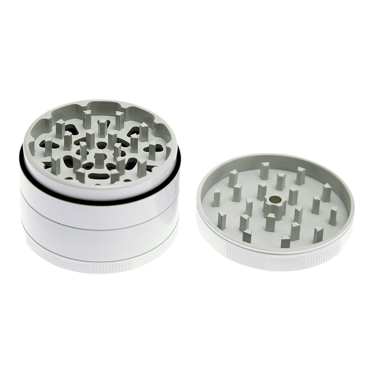 geöffnet Deckel liegt neben dem Grinder