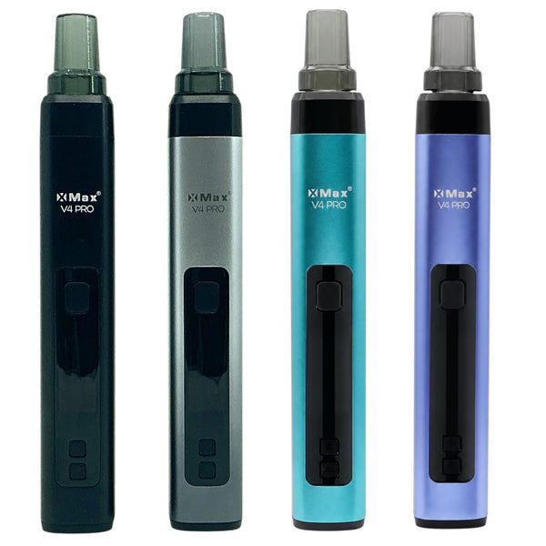  Der XMAX V4 Pro ist in vier verschieden Farben nebeneinander stehend 